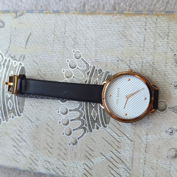 Ted Baker Hettie watch and box - Picture 8 of 14
